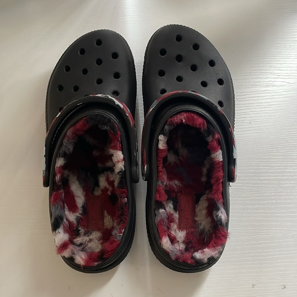 Fuzzy Crocs - Picture 3 of 7